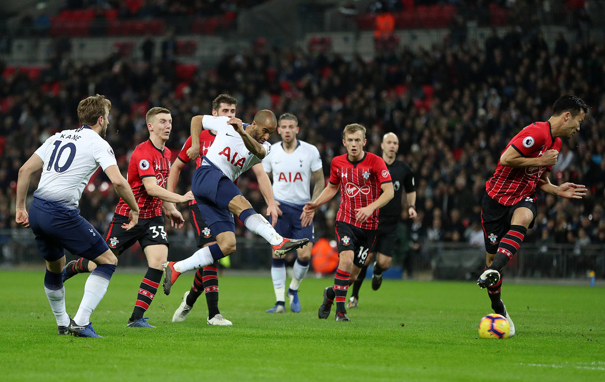 对年轻裁判 对年轻裁判